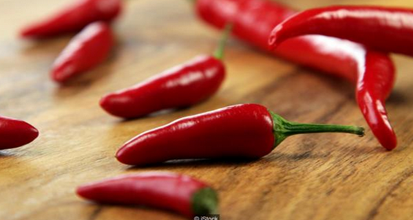 can-you-hurt-yourself-eating-chilli-peppers