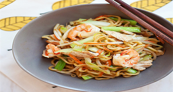 Chow Mein (Chinese Noodles)